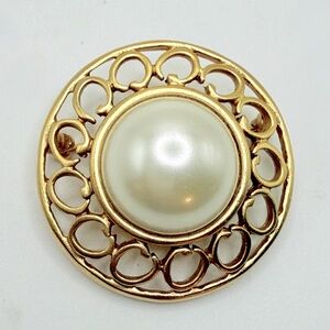 VTG Oscar De La Renta Gold Tone Faux Pearl Logo Open Work Brooch Scarf Clip 1.5